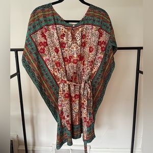 %100 silk flowy dress😍